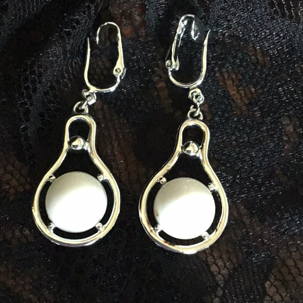 Vintage Sarah Coventry clip on earrings